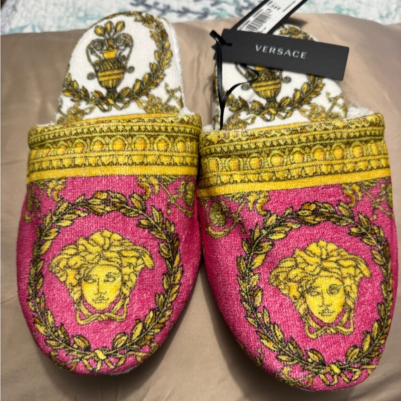 Versace Pink Baroque Medusa Slippers size L - Picture 1 of 9